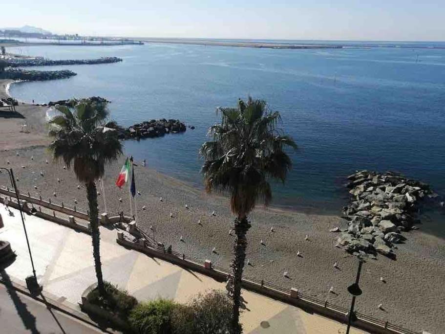 Lungomare di Genova Pegli
