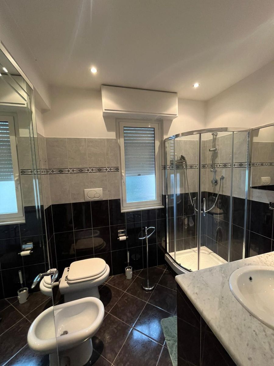 Bagno con doccia